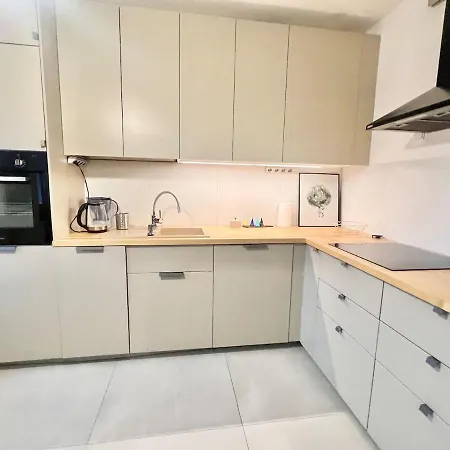 New 2floor Security Park Mall Airport Apartment Warsaw